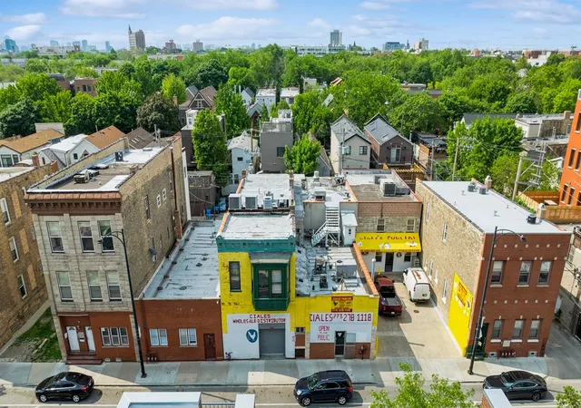 3rd image of 2135 W Armitage Ave, Chicago, IL 60647 | MLS# 12692470