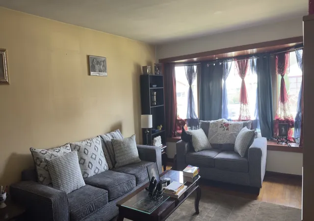 Photo 3 of Single family home for sale at 4732 S Lavergne Ave, Chicago, IL 60638 | MLS# 12692475 | Listing updated on 2026-10-09