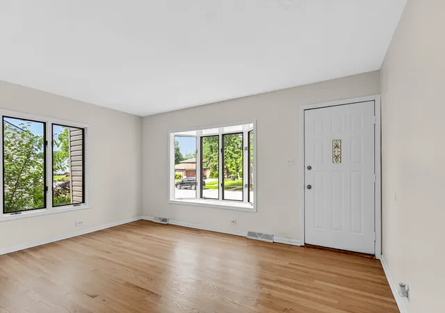 image of 17513 Community St, Lansing, IL 60438 | MLS# 12692484
