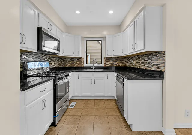 image of 17513 Community St, Lansing, IL 60438 | MLS# 12692484