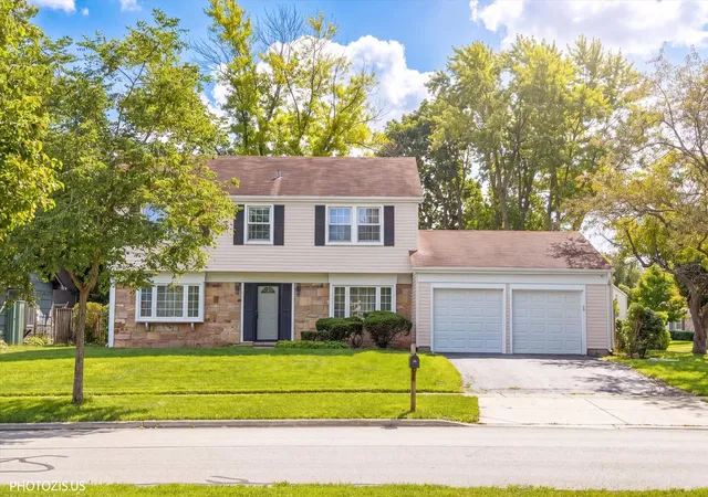 Homes for sale in Buffalo Grove, IL | 1111 Plum Grove Cir, Buffalo Grove, IL 60089 | MLS# 12692489