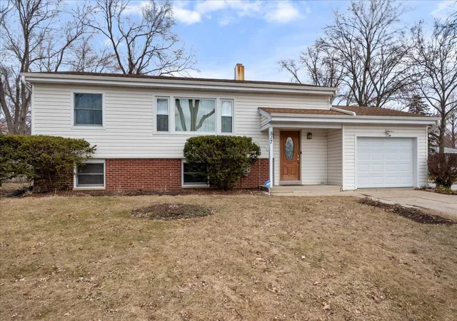 Homes for sale in Buffalo Grove, IL | 517 Longwood Dr, Buffalo Grove, IL 60089 | MLS# 12692492