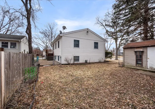 Homes for sale in Buffalo Grove, IL | 517 Longwood Dr, Buffalo Grove, IL 60089 | MLS# 12692492