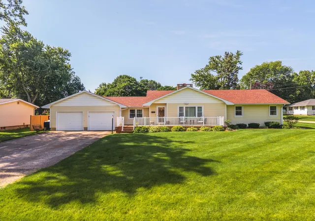 1st image of 127 W 1st St, Minonk, IL 61760 | MLS# 12692501