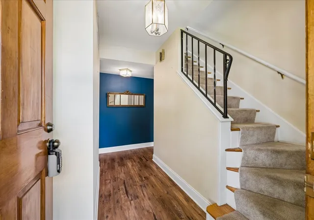 Photo 3 of Single family home for sale at 705 Northview Ln, Hoffman Estates, IL 60169 | MLS# 12692568 | Listing updated on 2026-09-12