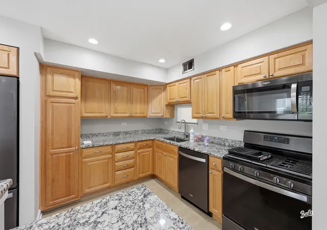 Homes for sale in Buffalo Grove, IL | 433 Dogwood Ter, Buffalo Grove, IL 60089 | MLS# 12692572