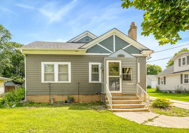 Homes for sale in Freeport, IL | 1247 W Logan St, Freeport, IL 61032 | MLS# 12692617
