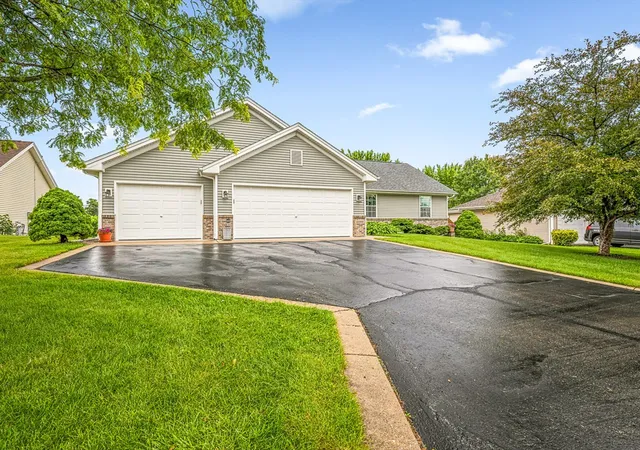 Homes for sale in Winnebago, IL | 12294 Meadow Dr, Winnebago, IL 61088 | MLS# 12692632