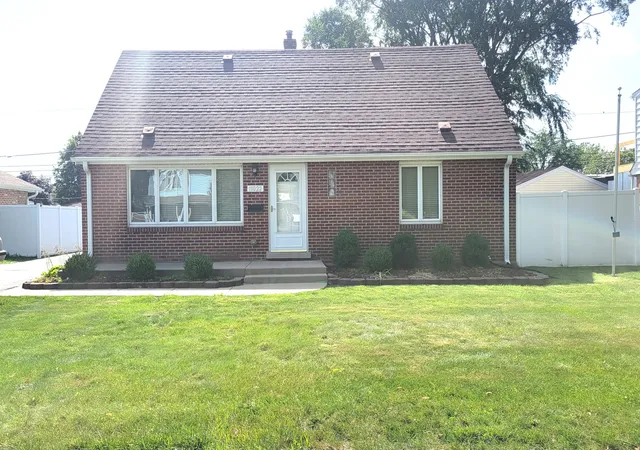 Homes for sale in Chicago Ridge, IL | 11022 Massasoit, Chicago Ridge, IL 60415 | MLS# 12692639