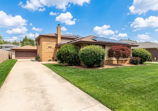 2nd image of 7624 173rd Pl, Tinley Park, IL 60477 | MLS# 12692674