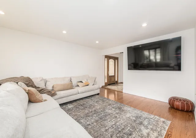 4th image of 7624 173Rd Pl, Tinley Park, IL 60477 | MLS# 12692674