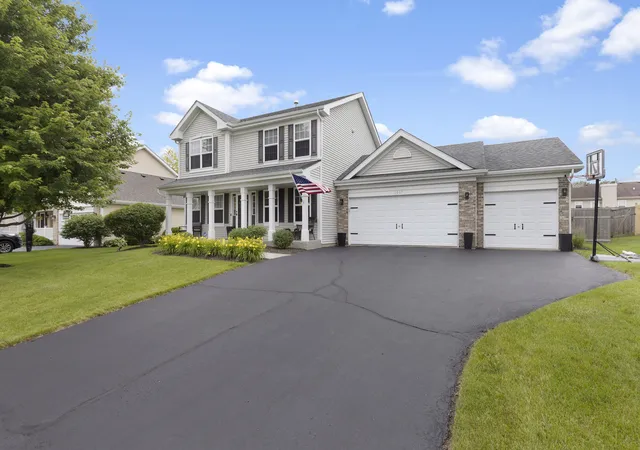 Homes for sale in Loves Park, IL | 7017 Golden Eagle Dr, Loves Park, IL 61111 | MLS# 12692695