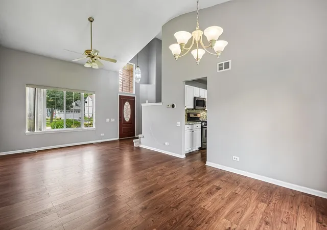 Photo 4 of Single family home for sale at 561 Ivory Ln, Bartlett, IL 60103 | MLS# 12692717 | Listing updated on 2026-09-12