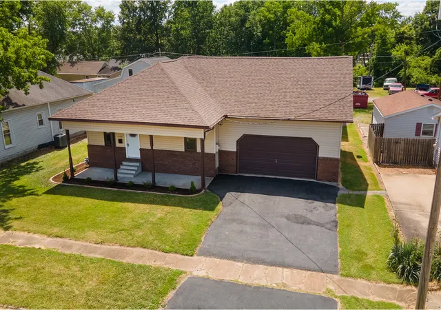 2nd image of 1406 N Glendale St, Marion, IL 62959 | MLS# 12692718