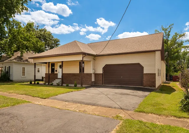 1st image of 1406 N Glendale St, Marion, IL 62959 | MLS# 12692718