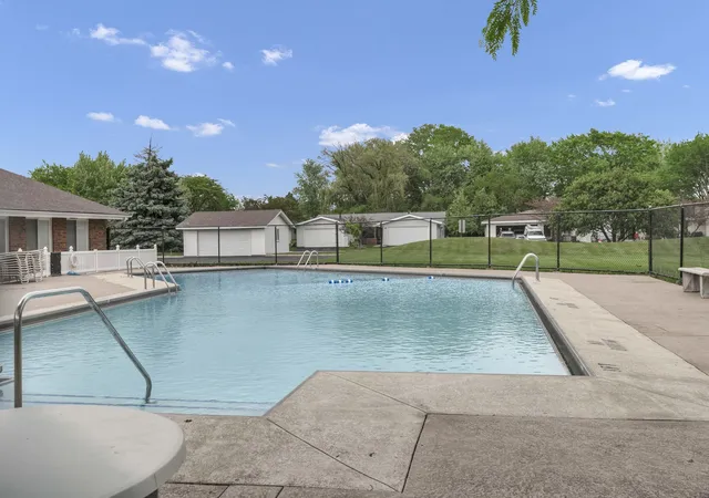 Homes for sale in Schaumburg, IL | 951 Chelsea Ln, Schaumburg, IL 60193 | MLS# 12692720