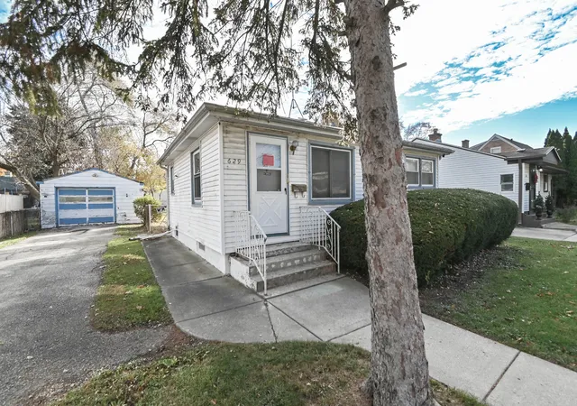 Homes for sale in Waukegan, IL | 629 S Fulton Ave, Waukegan, IL 60085 | MLS# 12692721
