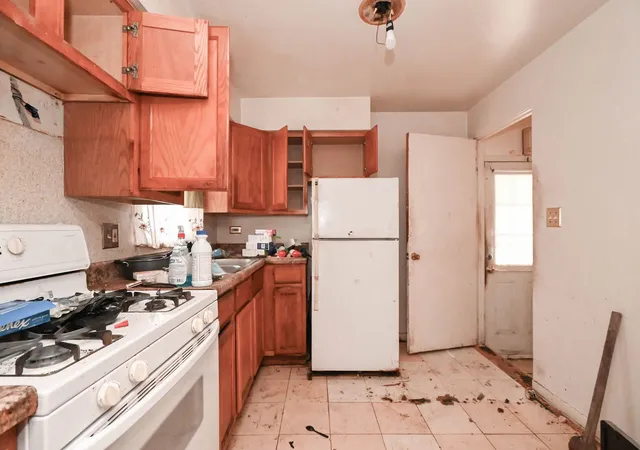 Homes for sale in Waukegan, IL | 629 S Fulton Ave, Waukegan, IL 60085 | MLS# 12692721