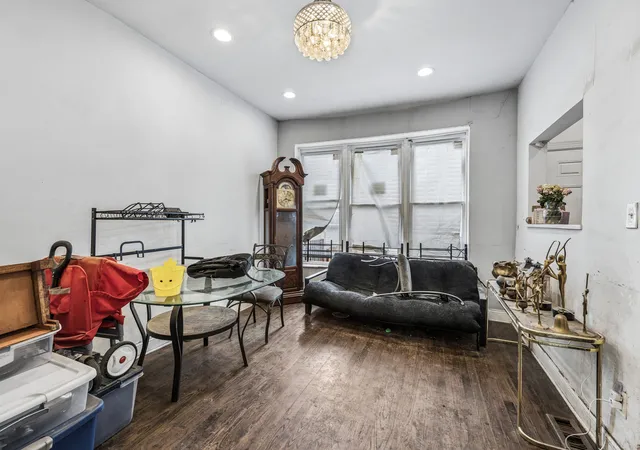 5th image of 184 N Leamington Ave, Chicago, IL 60644 | MLS# 12692783