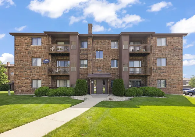 1st image of 15719 Peggy Ln #1, Oak Forest, IL 60452 | MLS# 12692790