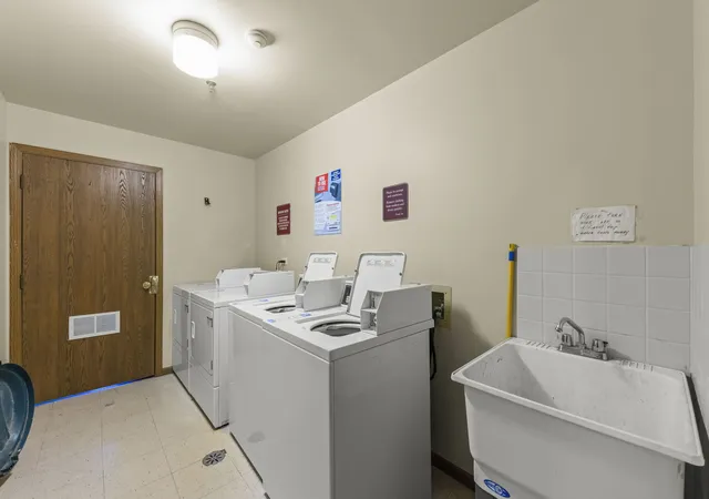 2nd image of 15719 Peggy Ln, Oak Forest, IL 60452