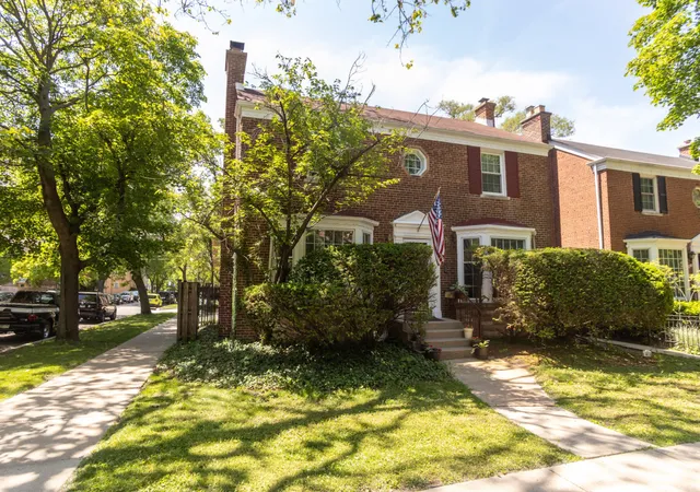 Homes for sale in Chicago, IL | 2701 W Fitch Ave, Chicago, IL 60645 | MLS# 12692825