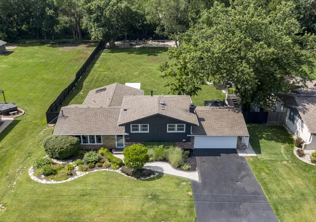 2nd image of 11606 N Brightway Dr, Mokena, IL 60448 | MLS# 12692838