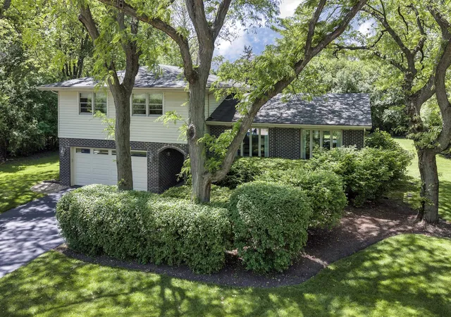 1st image of 640 Wilmot Rd, Deerfield, IL 60015 | MLS# 12692839