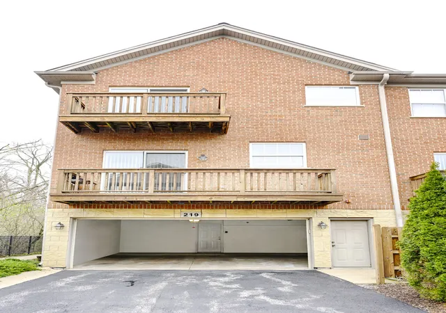 15th image of 219 Riverfront Dr, Mount Prospect, IL 60056 | MLS# 12692857