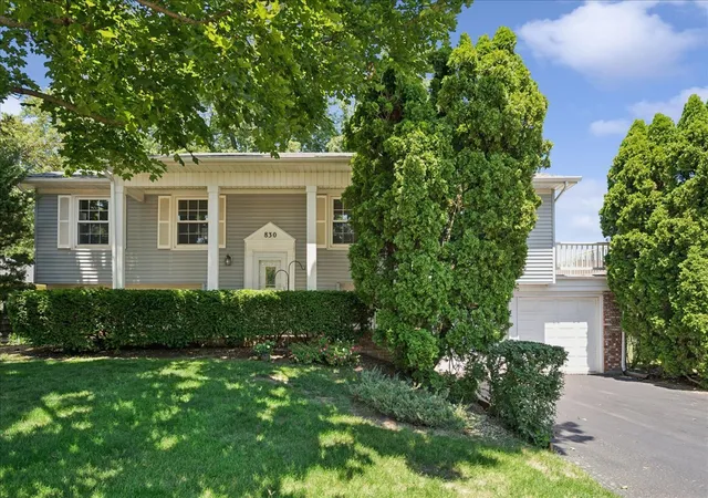 Homes for sale in Buffalo Grove, IL | 830 Woodhollow Ln, Buffalo Grove, IL 60089 | MLS# 12692873