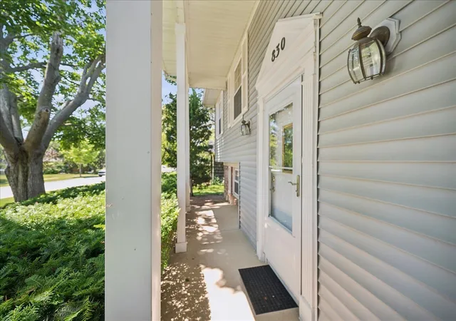 Homes for sale in Buffalo Grove, IL | 830 Woodhollow Ln, Buffalo Grove, IL 60089 | MLS# 12692873