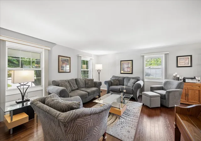 Homes for sale in Buffalo Grove, IL | 830 Woodhollow Ln, Buffalo Grove, IL 60089 | MLS# 12692873