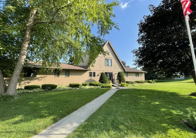 Photo 2 of Single family home for sale at 33829 N Fischer Dr, Ingleside, IL 60041 | MLS# 12692874 | Listing updated on 2026-10-28
