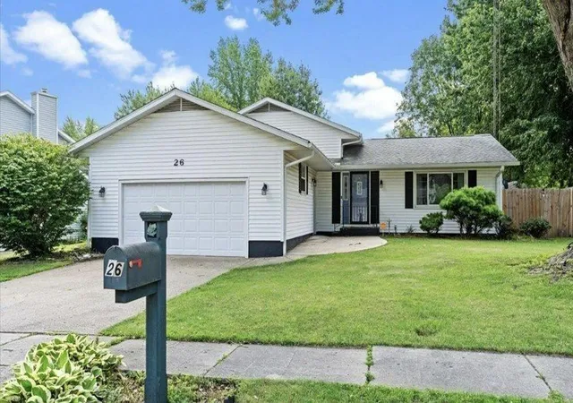 Homes for sale in Springfield, IL | 26 Skyview Dr, Springfield, IL 62702 | MLS# 12692881