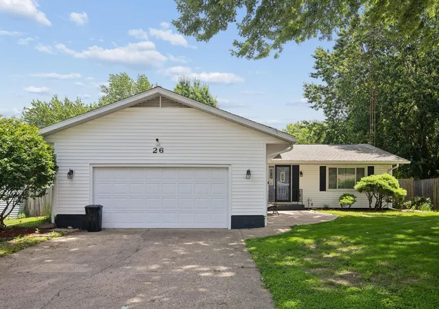 Homes for sale in Springfield, IL | 26 Skyview Dr, Springfield, IL 62702 | MLS# 12692881