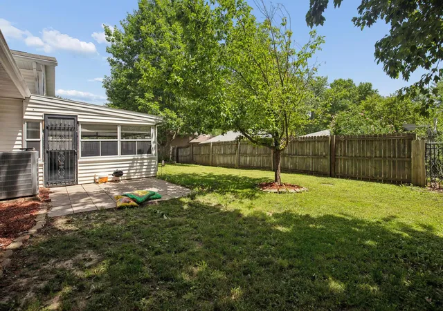 Homes for sale in Springfield, IL | 26 Skyview Dr, Springfield, IL 62702 | MLS# 12692881