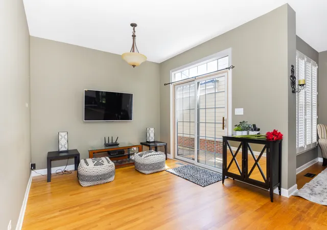 Homes for sale in St. Charles, IL | 4383 Canterbury Ct #4383, St. Charles, IL 60174 | MLS# 12692927