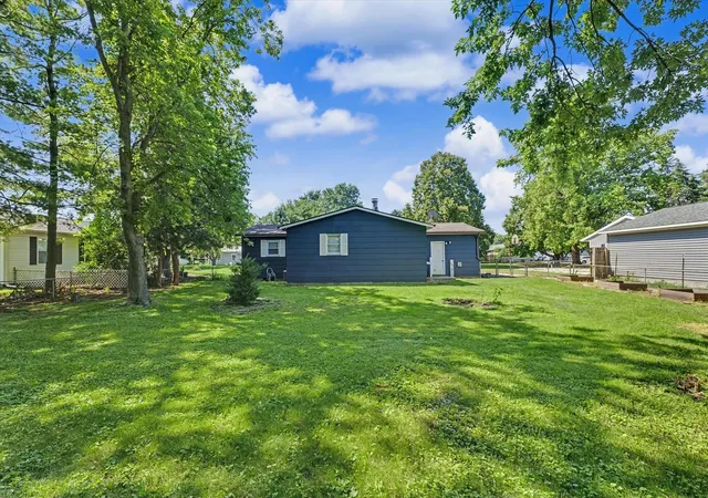 Photo 4 of Sale Pending at 406 Northgate Dr, St. Joseph, IL 61873 | MLS# 12692928 | Listing updated on 2026-10-24