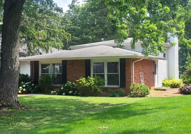 Homes for sale in Downers Grove, IL | 5239 Cumnor Rd, Downers Grove, IL 60515 | MLS# 12692933