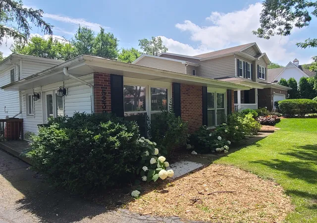 4th image of 5239 Cumnor Rd, Downers Grove, IL 60515 | MLS# 12692933