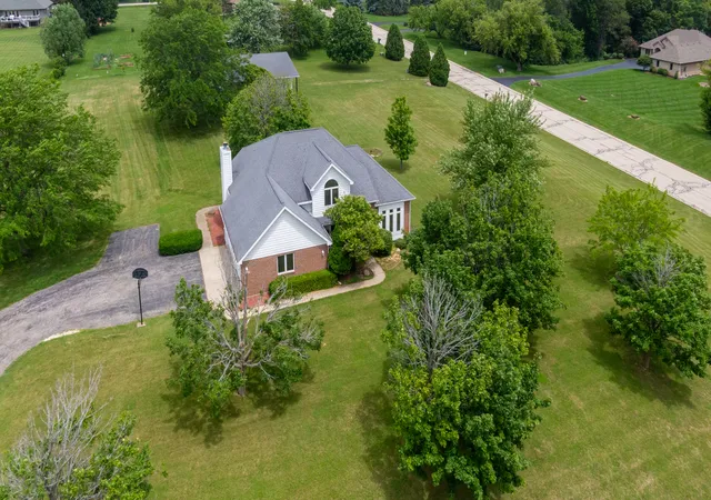 Homes for sale in Spring Grove, IL | 2302 English Prairie Rd, Spring Grove, IL 60081 | MLS# 12692937