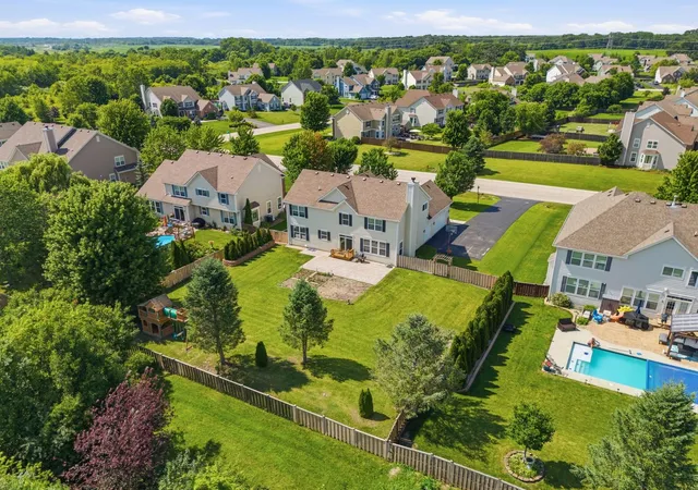 4th image of 2457 Bryn Mawr Ln, Crystal Lake, IL 60014 | MLS# 12692960