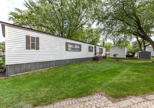 21st image of 3285 Meadow Dr, Park City, IL 60085 | MLS# 12692962