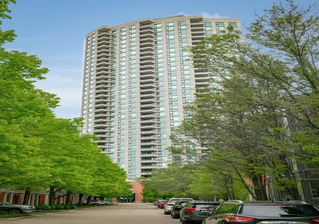 1st image of 501 N Clinton St #2004, Chicago, IL 60654 | MLS# 12692979