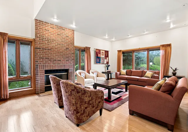 Photo 4 of Single family home for sale at 2110 Meadowlark Ct, Urbana, IL 61802 | MLS# 12692982 | Listing updated on 2026-08-13