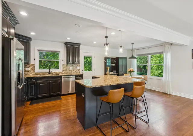 5th image of 9001 E Prairie Rd, Evanston, IL 60203 | MLS# 12692988