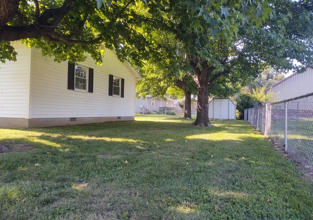 3rd image of 315 Circle Dr, Vienna, IL 62995 | MLS# 12693003