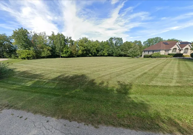Homes for sale in Mc Henry, IL | 3012 Albert Dr, Mc Henry, IL 60050 | MLS# 12693007