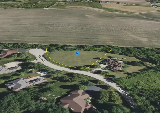 Homes for sale in Mc Henry, IL | 3012 Albert Dr, Mc Henry, IL 60050 | MLS# 12693007