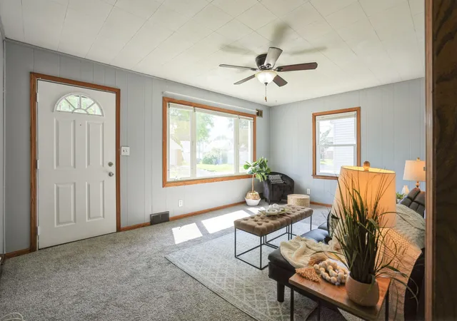 Photo 2 of Single family home for sale at 1128 28th Street, Bettendorf, IA 52722 | MLS# 12693022 | Listing updated on 2026-10-20